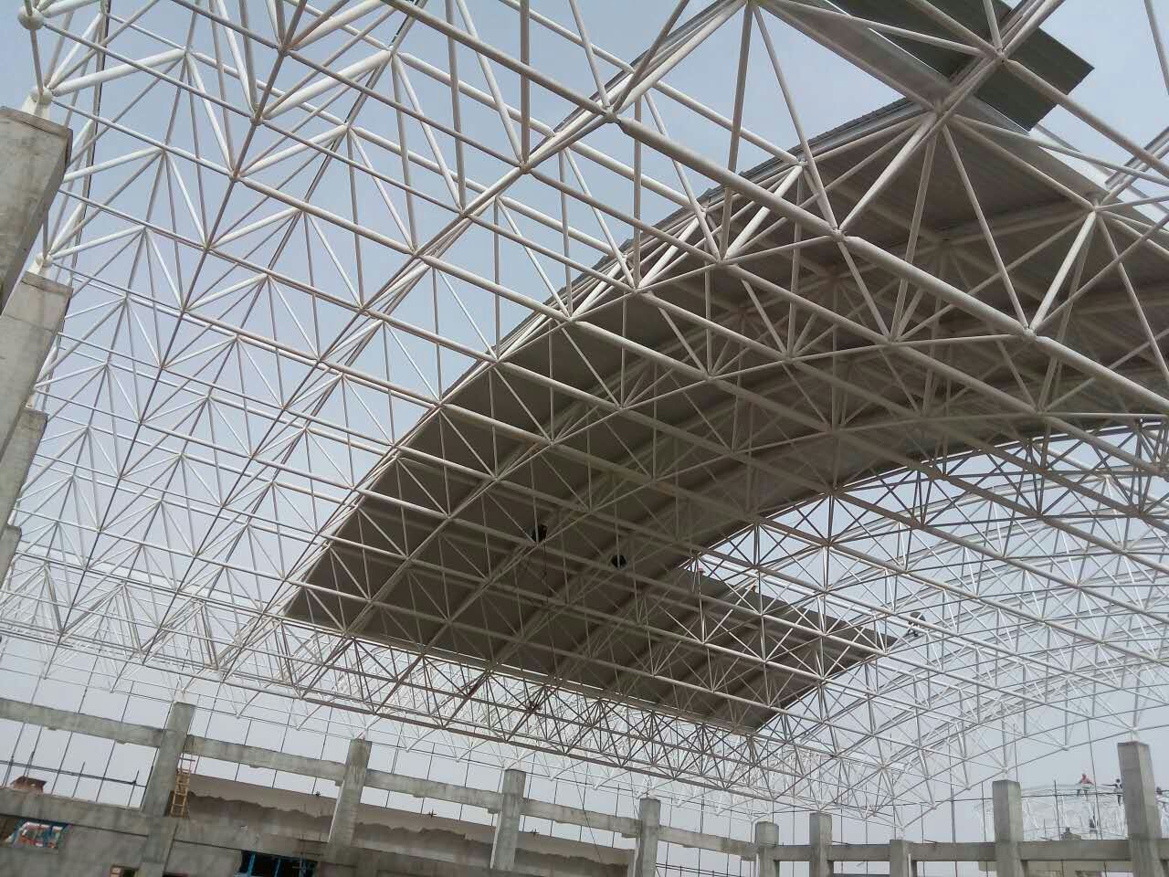 阿勒泰一汽网架